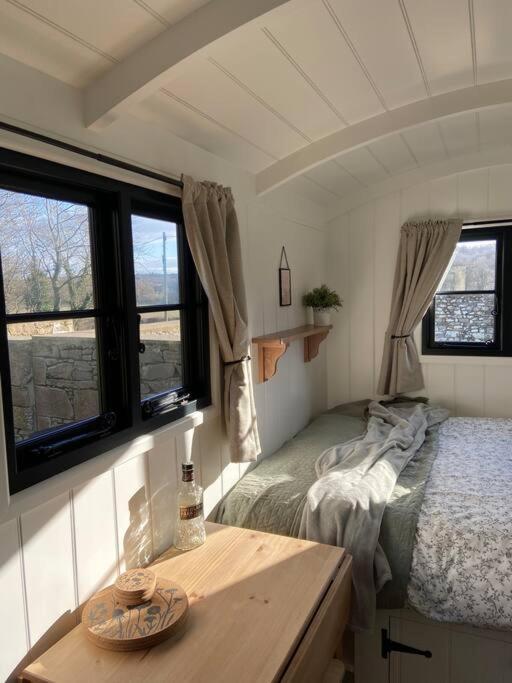 Peaceful Shepherd'S Hut In Beautiful Countryside. ลินลิธโกว ภายนอก รูปภาพ